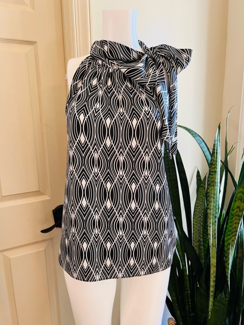 LOFT Black White Halter Blouse Size S Tie Neck Bow Sleeveless Geometric Top
